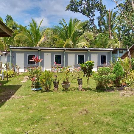 Junjals Backpackers Chalet ボホール エクステリア 写真