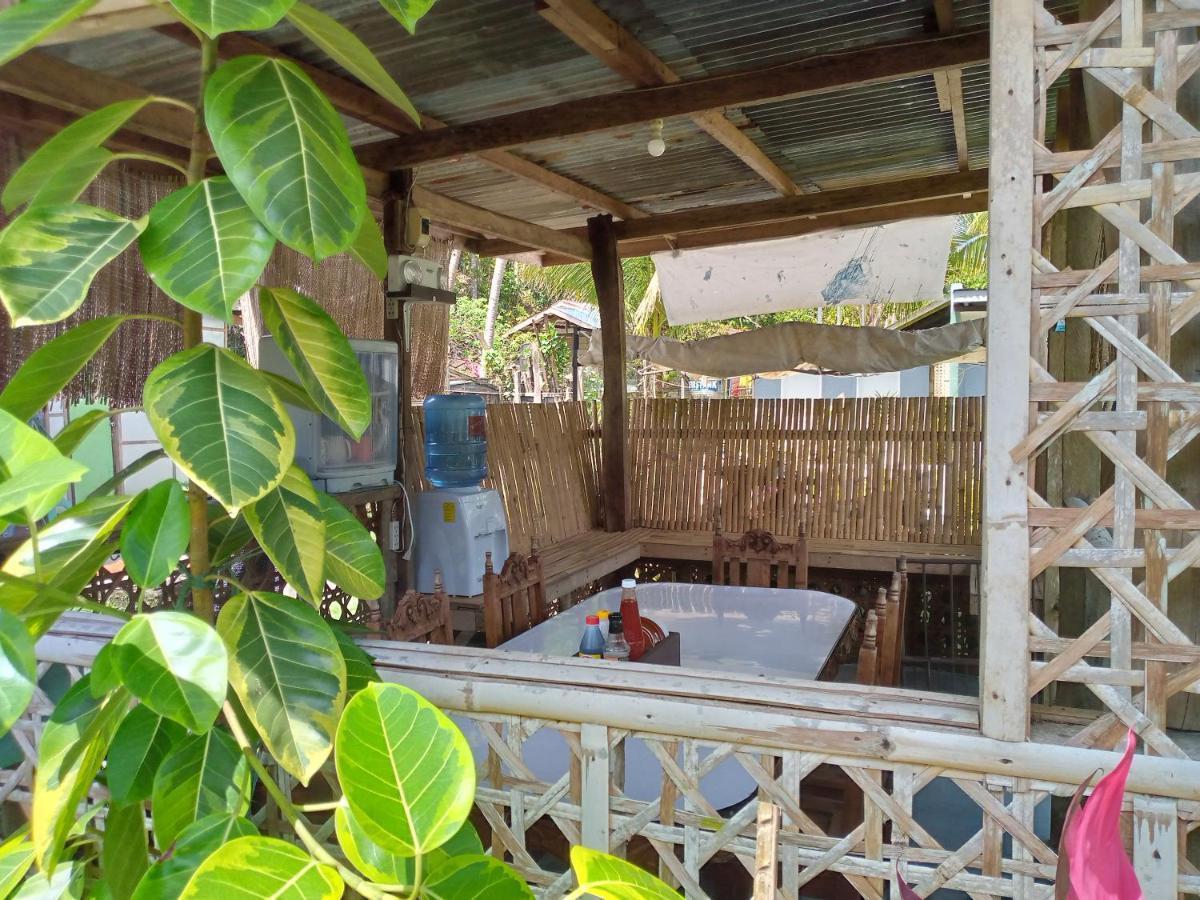 Junjals Backpackers Chalet ボホール エクステリア 写真