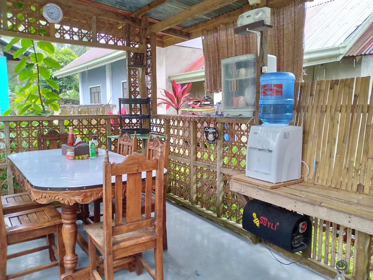 Junjals Backpackers Chalet ボホール エクステリア 写真